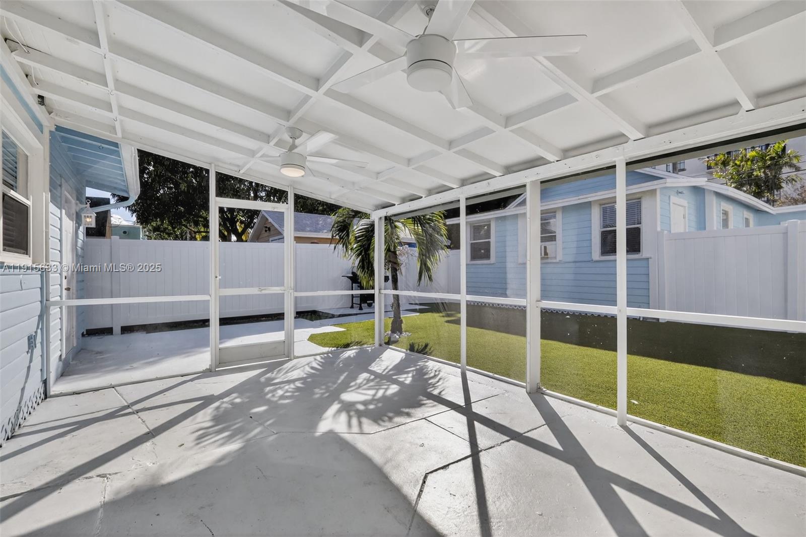 LAKE WORTH TOWN OF - Residential Lease