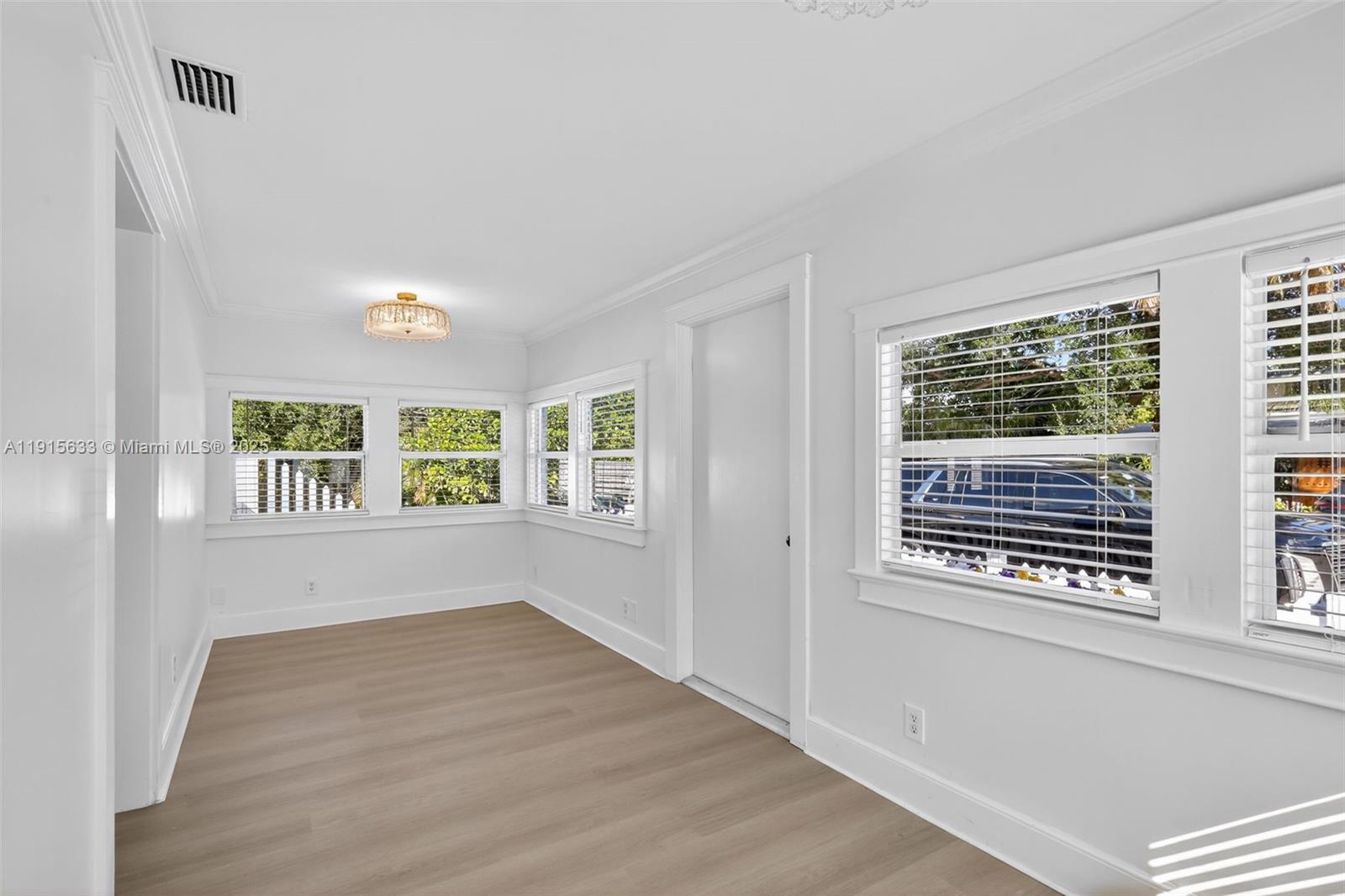 LAKE WORTH TOWN OF - Residential Lease