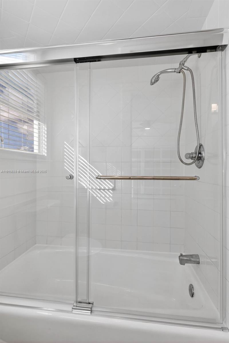 LAKE WORTH TOWN OF - Residential Lease