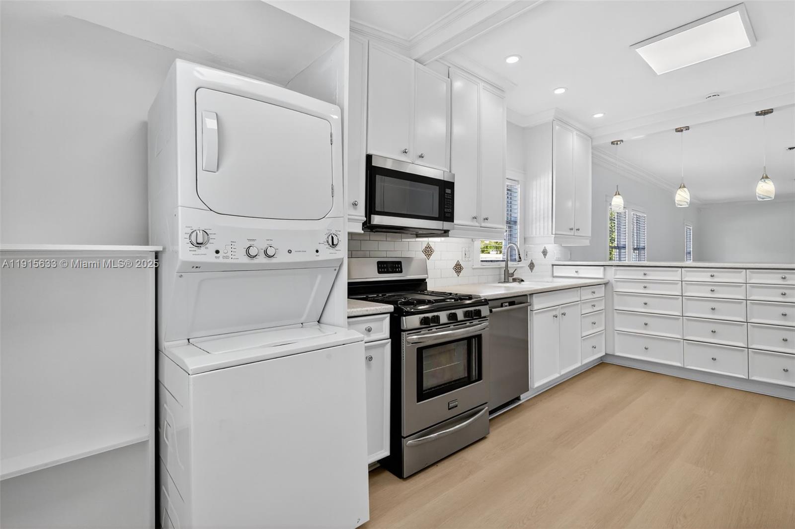 LAKE WORTH TOWN OF - Residential Lease