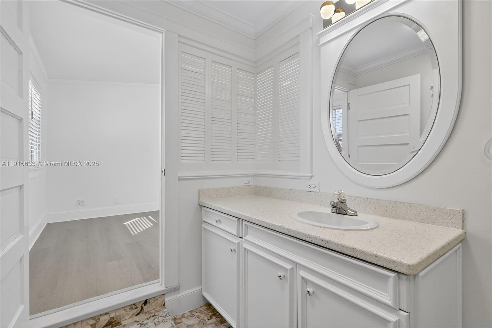 LAKE WORTH TOWN OF - Residential Lease