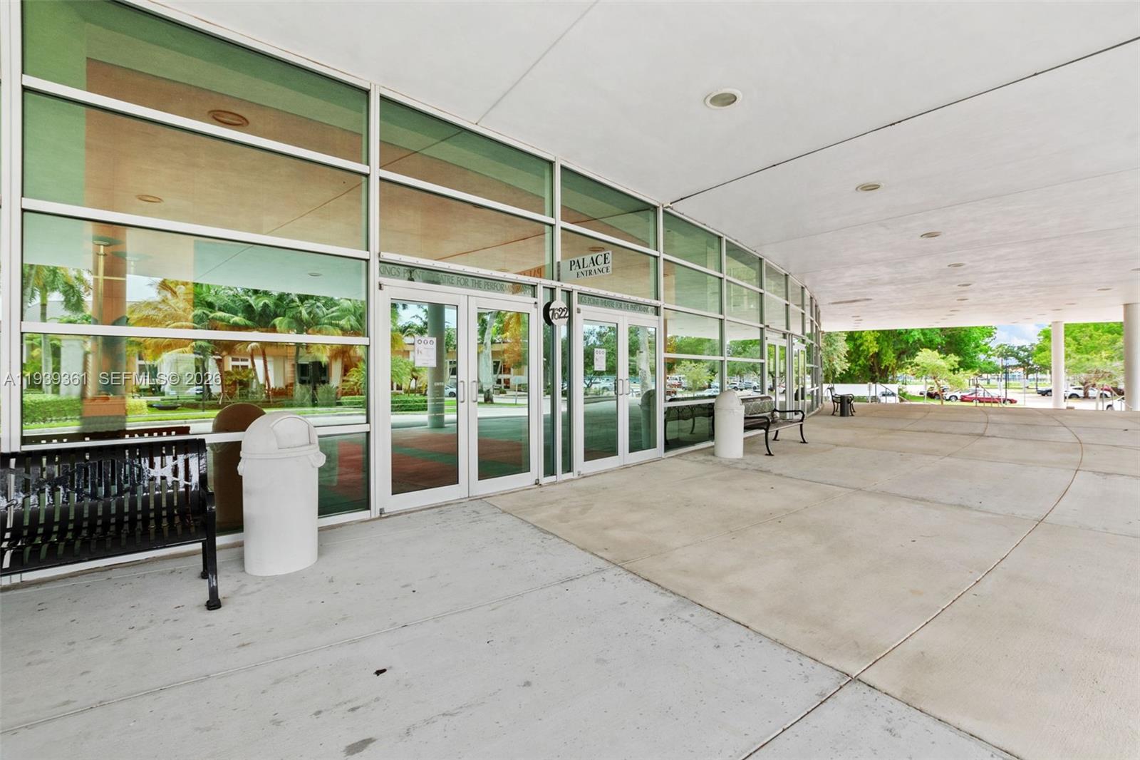 SOUTHAMPTON CONDOMINIUM - Residential