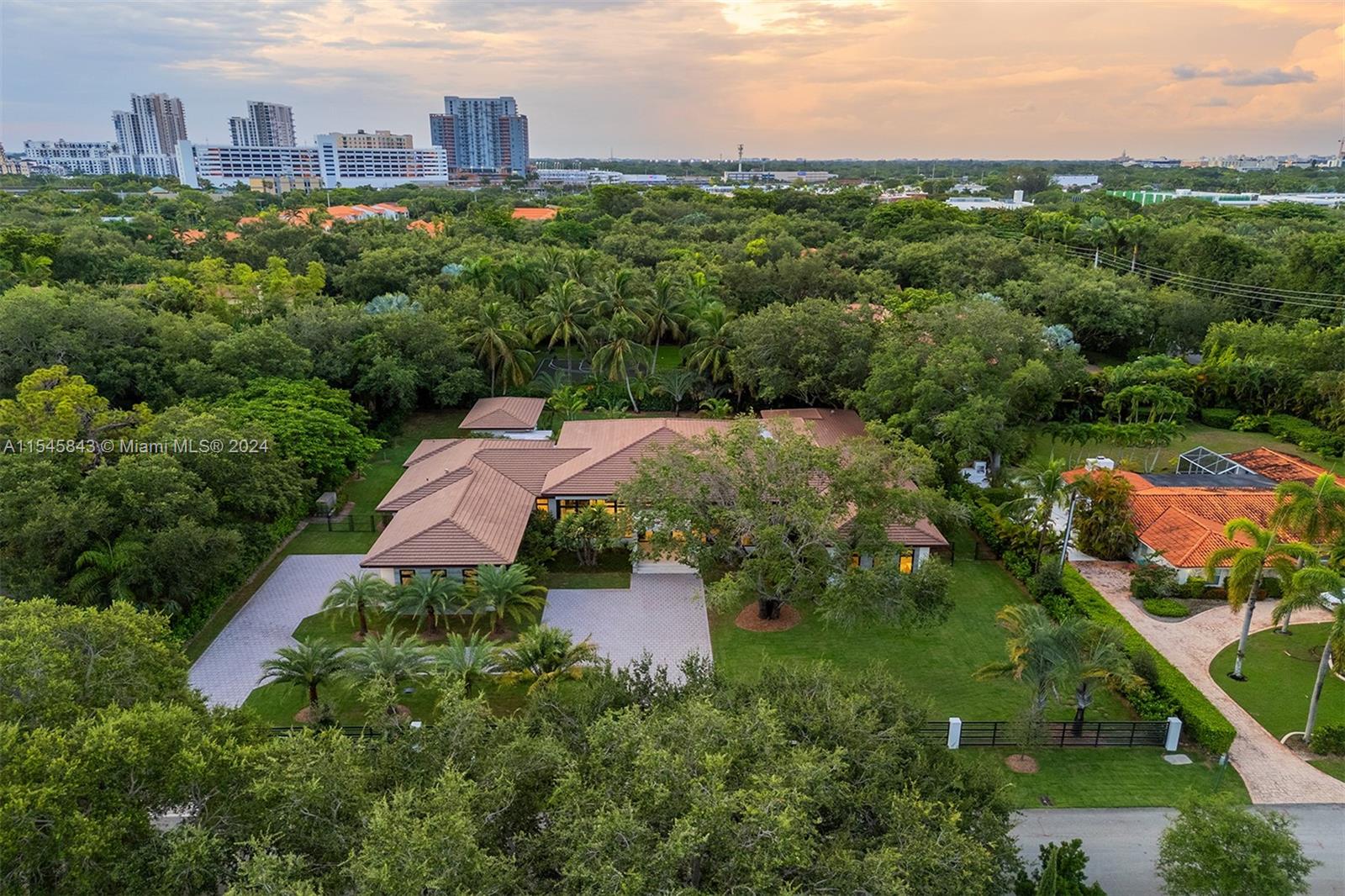 LUDLAM ACRES - Residential