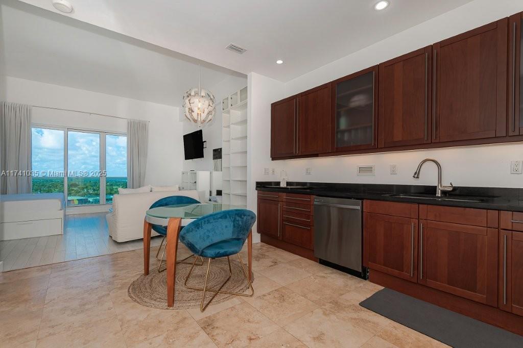 RONEY PALACE CONDO - Residential Lease