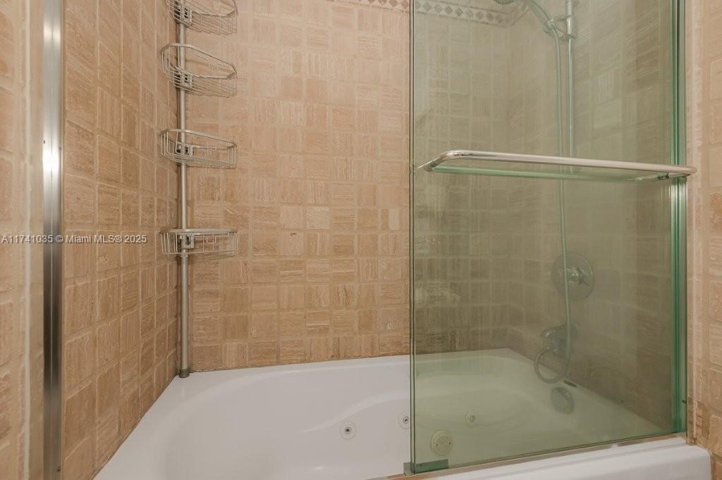 RONEY PALACE CONDO - Residential Lease