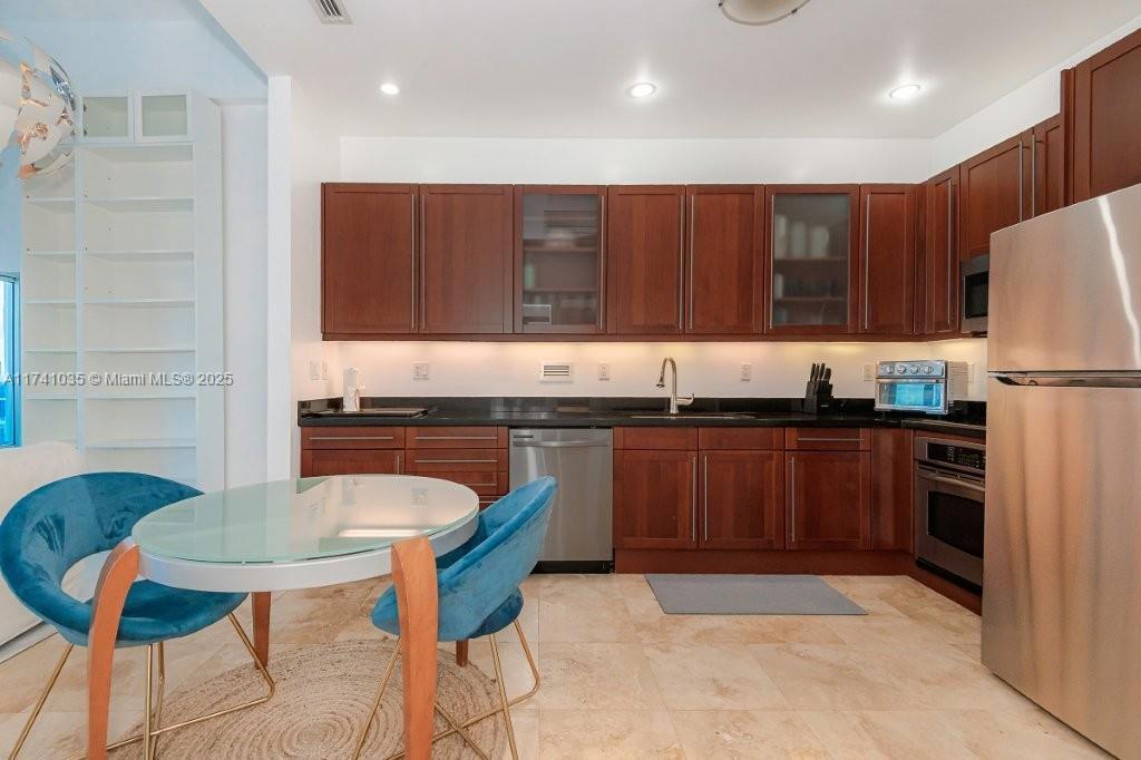 RONEY PALACE CONDO - Residential Lease