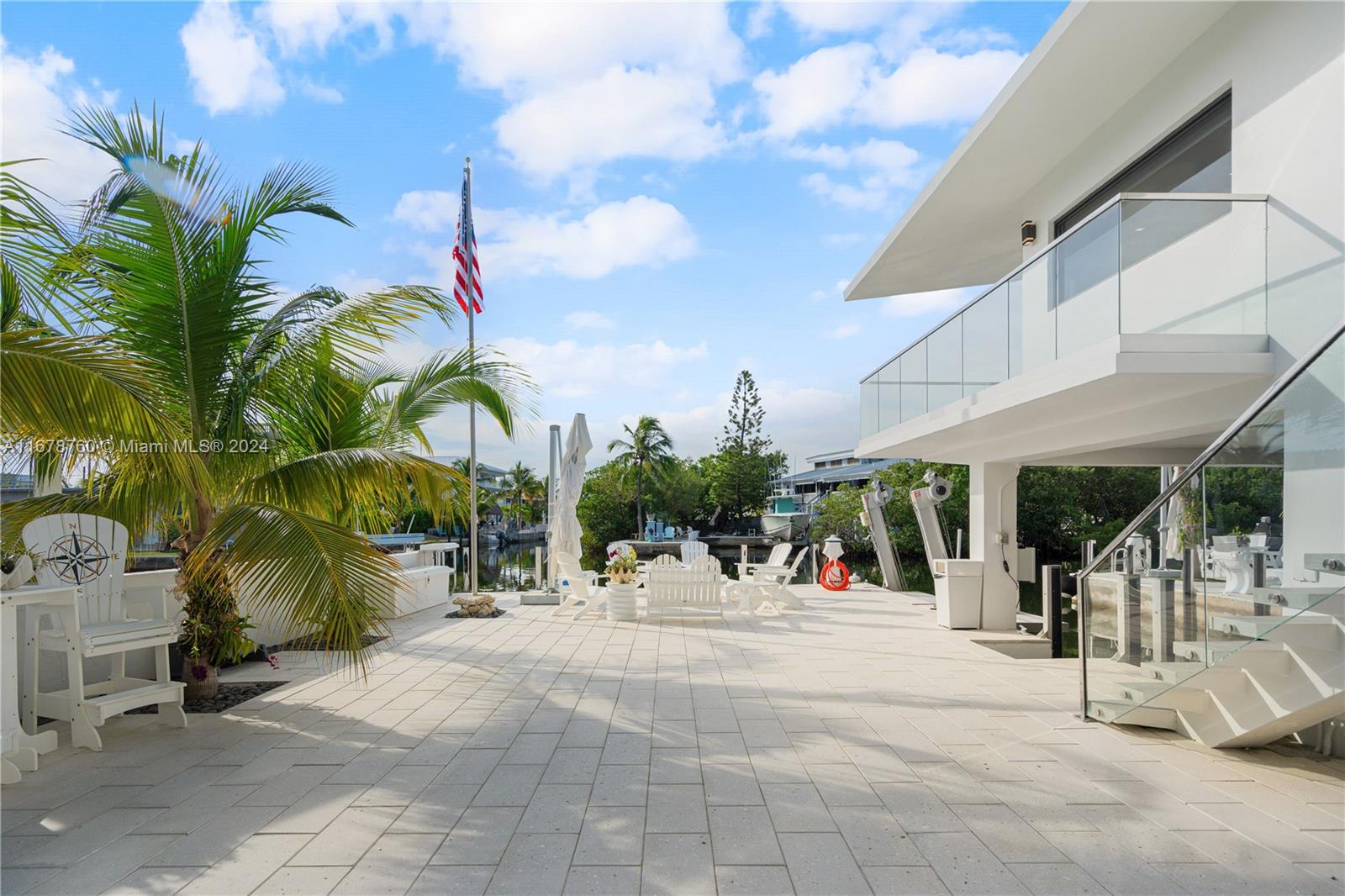KEY LARGO BEACH - Residential