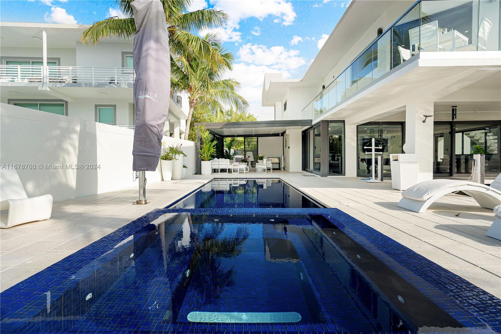 KEY LARGO BEACH - Residential