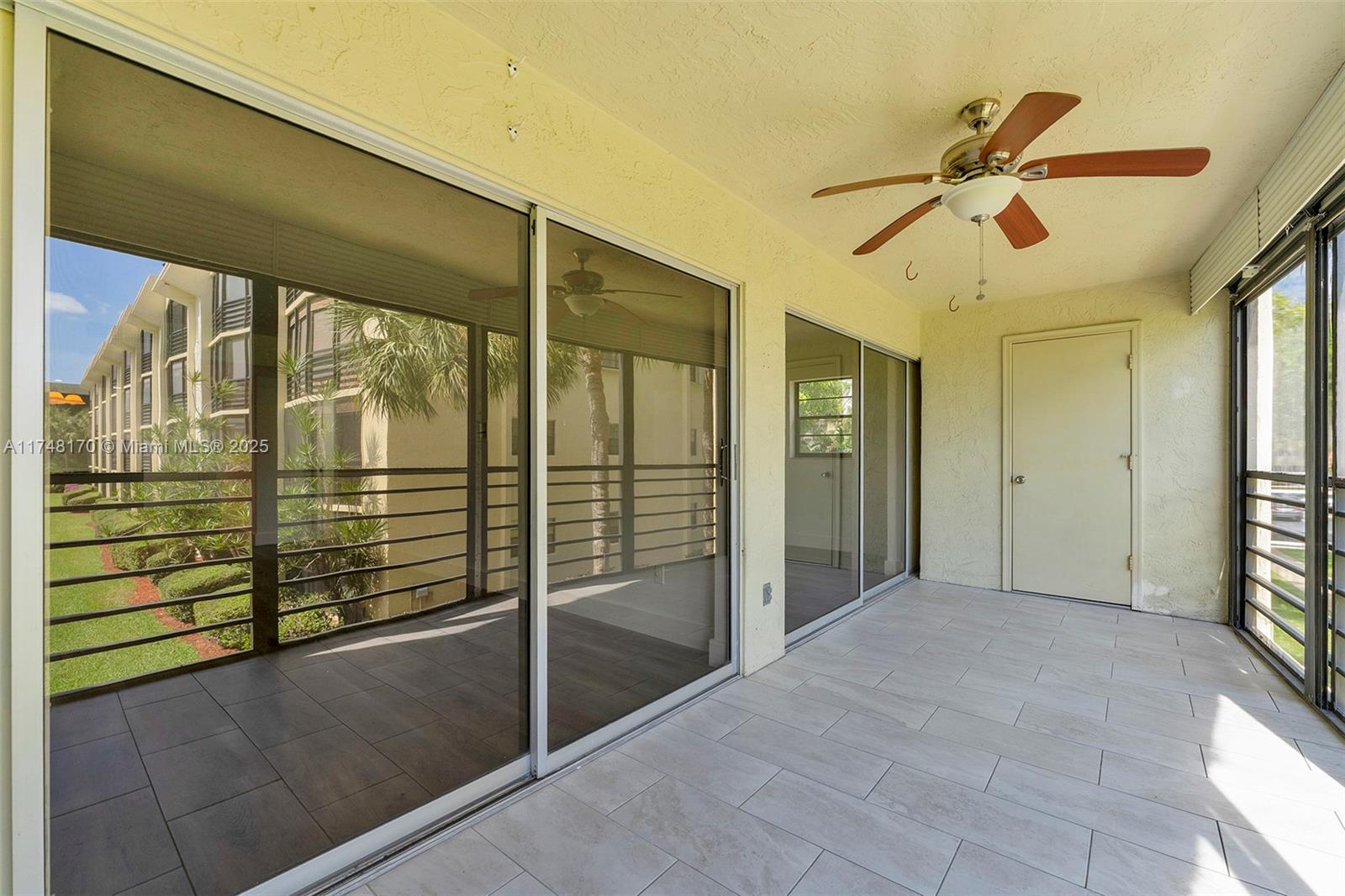 PINES OF BOCA BARWOOD CON - Residential