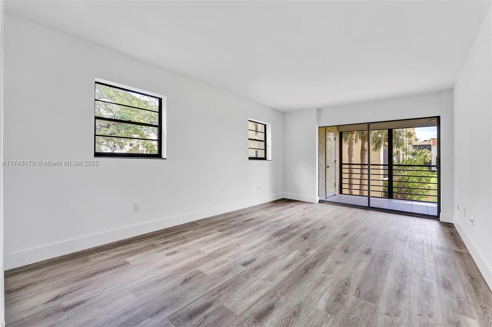 PINES OF BOCA BARWOOD CON - Residential