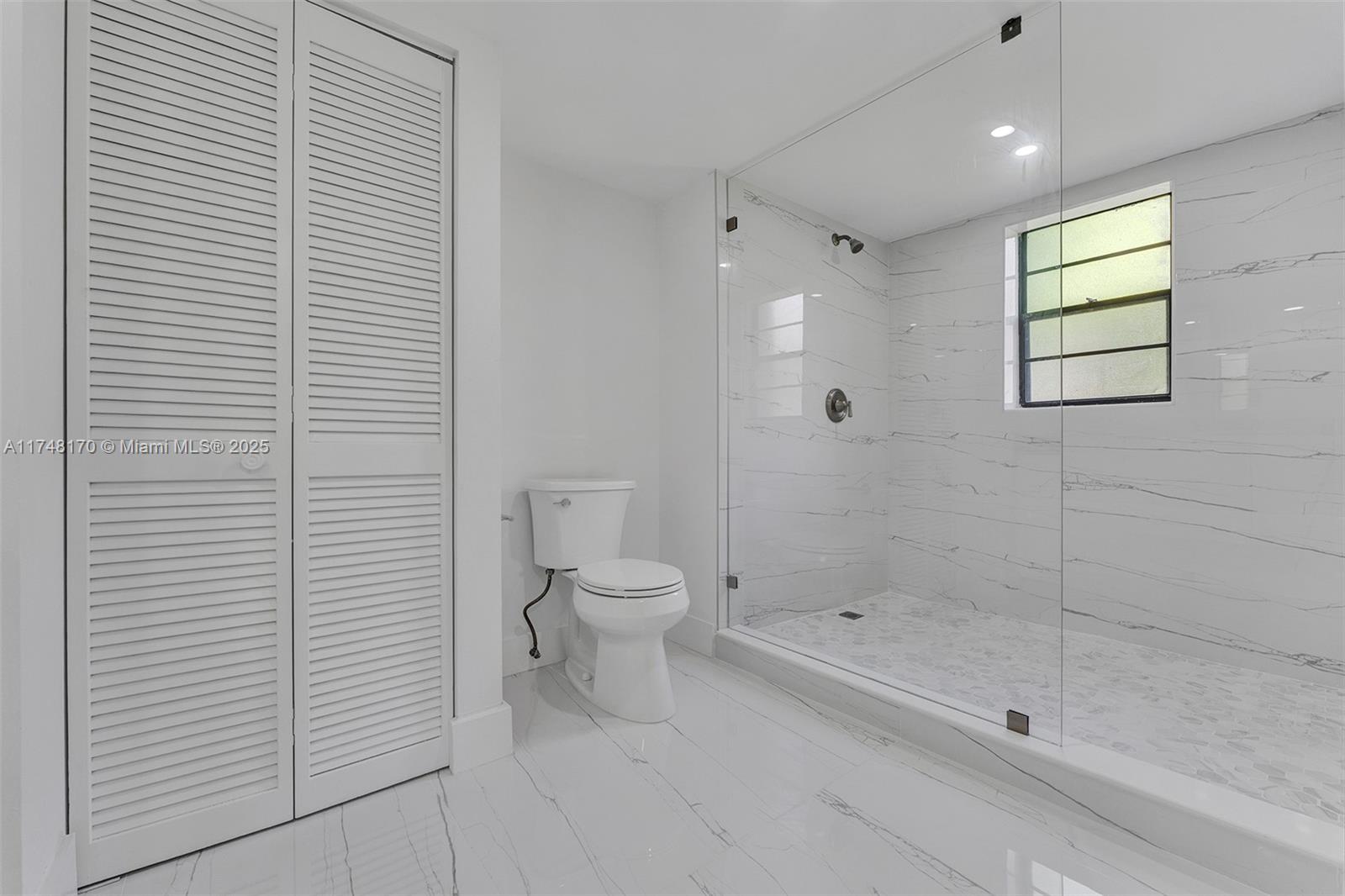 PINES OF BOCA BARWOOD CON - Residential
