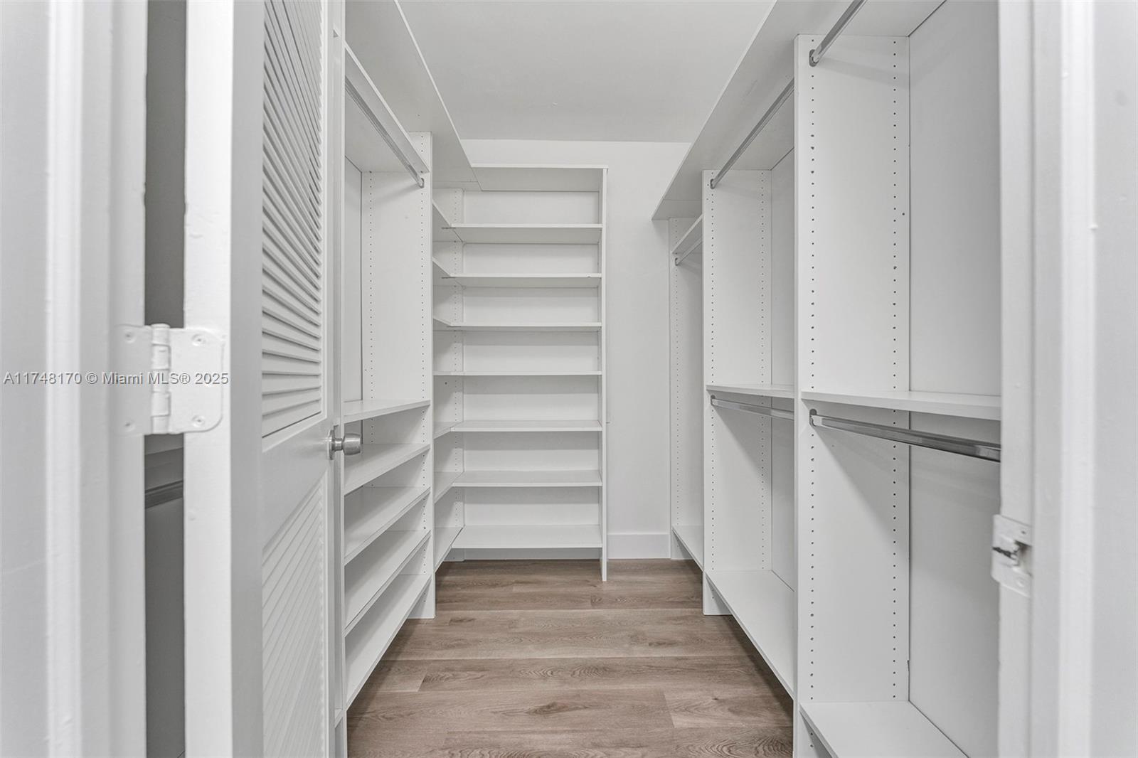 PINES OF BOCA BARWOOD CON - Residential