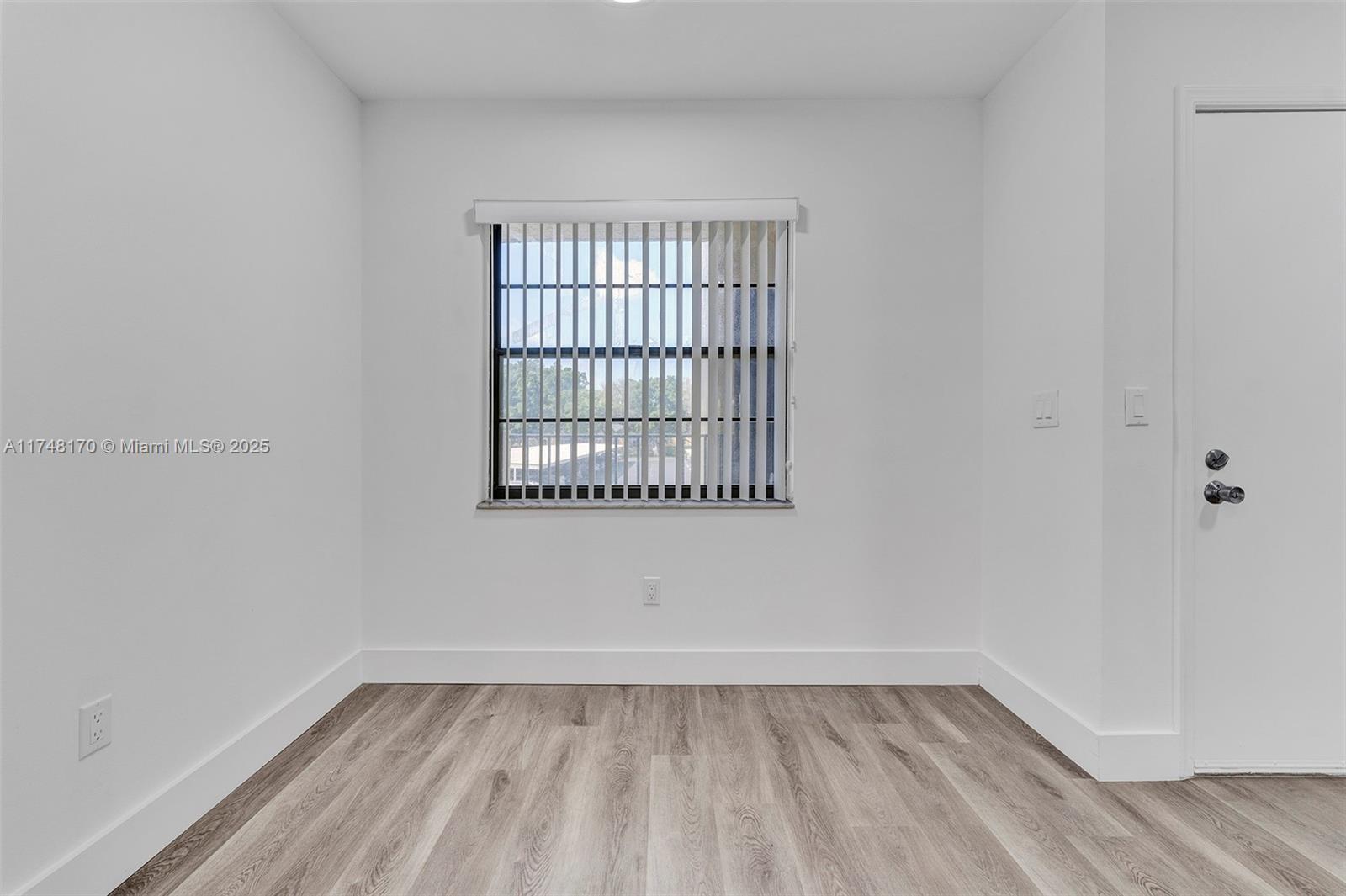 PINES OF BOCA BARWOOD CON - Residential