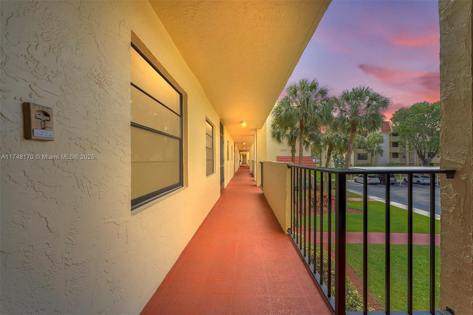 PINES OF BOCA BARWOOD CON - Residential