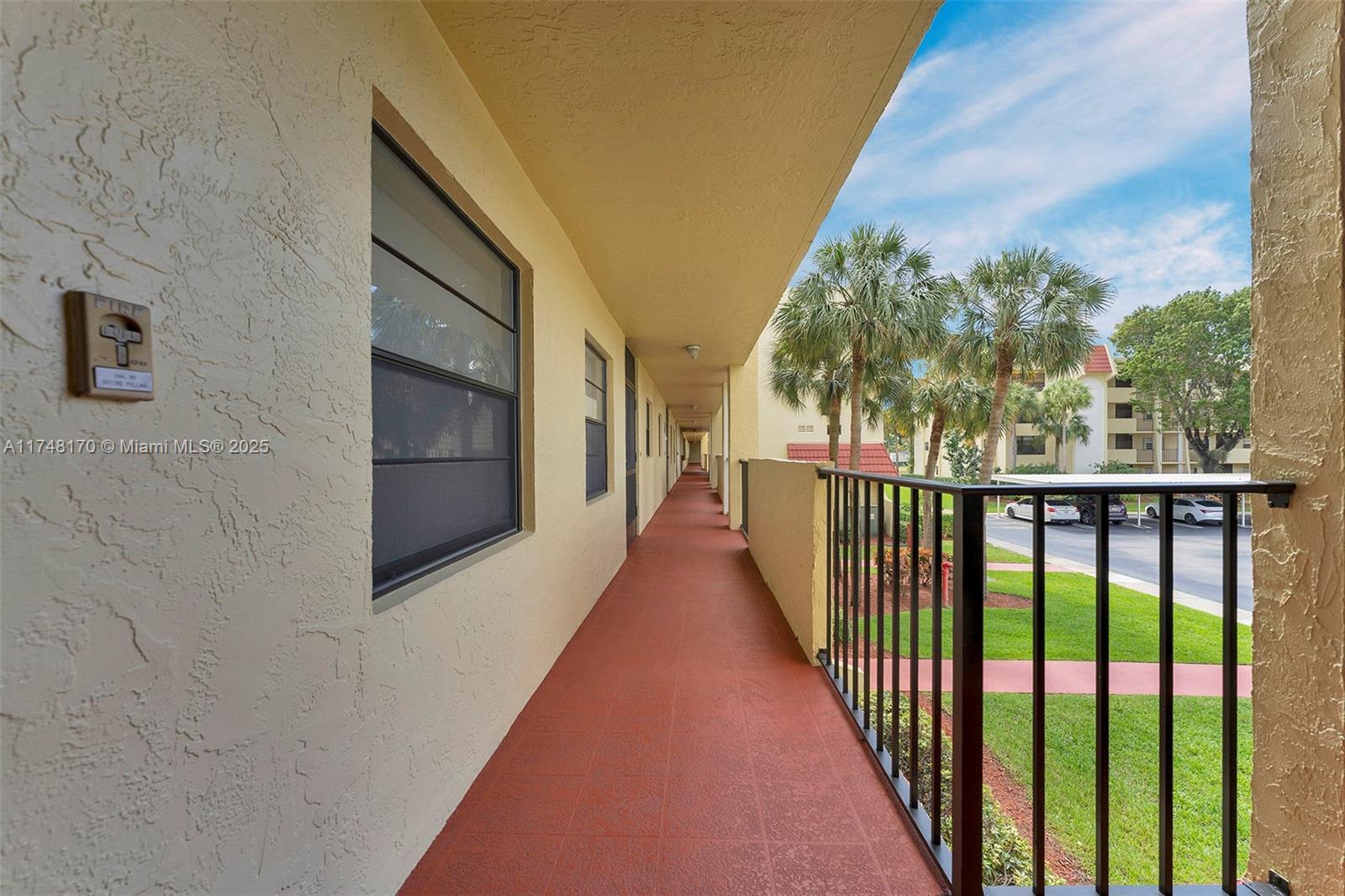 PINES OF BOCA BARWOOD CON - Residential