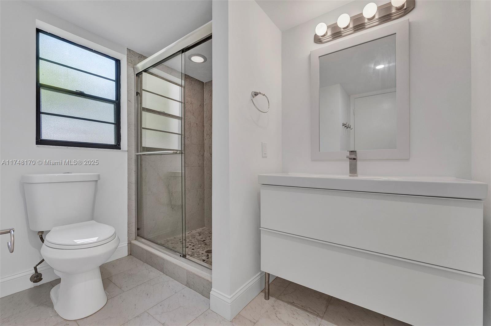 PINES OF BOCA BARWOOD CON - Residential