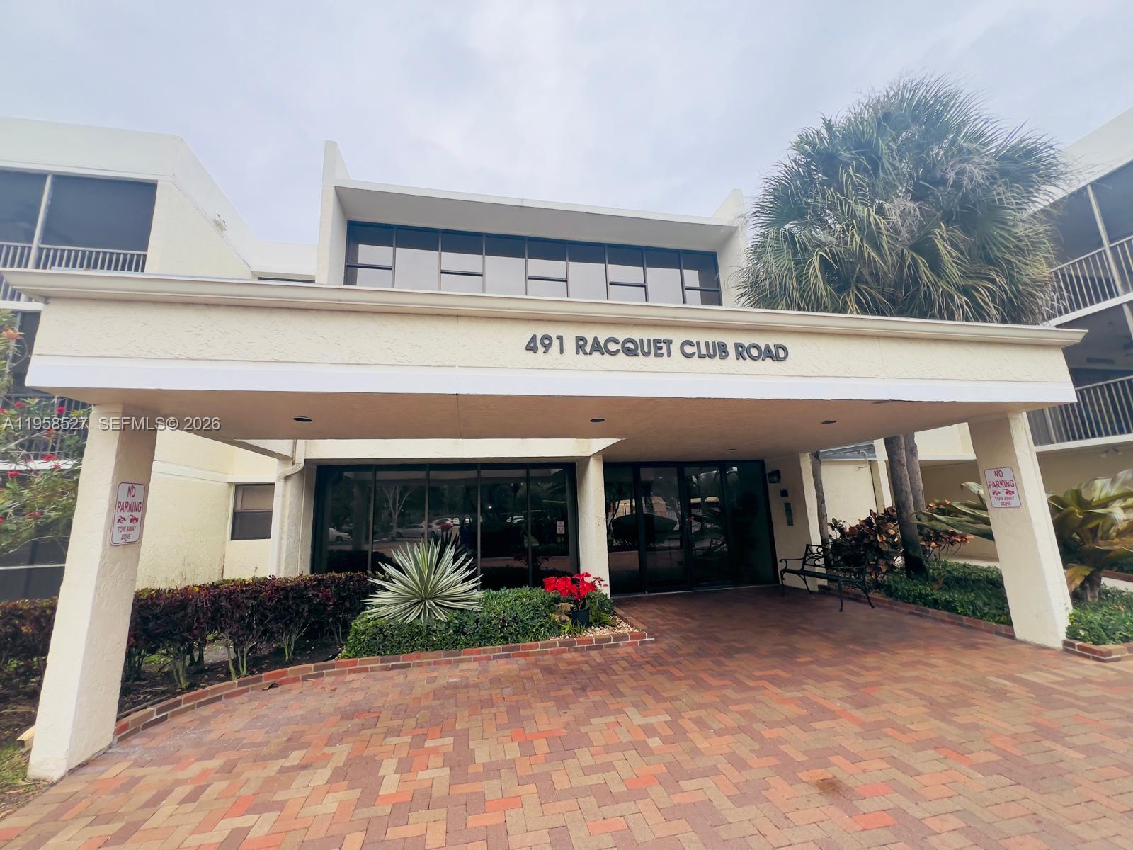 BLDG 130 OF COUNTRY CLUB - Residential