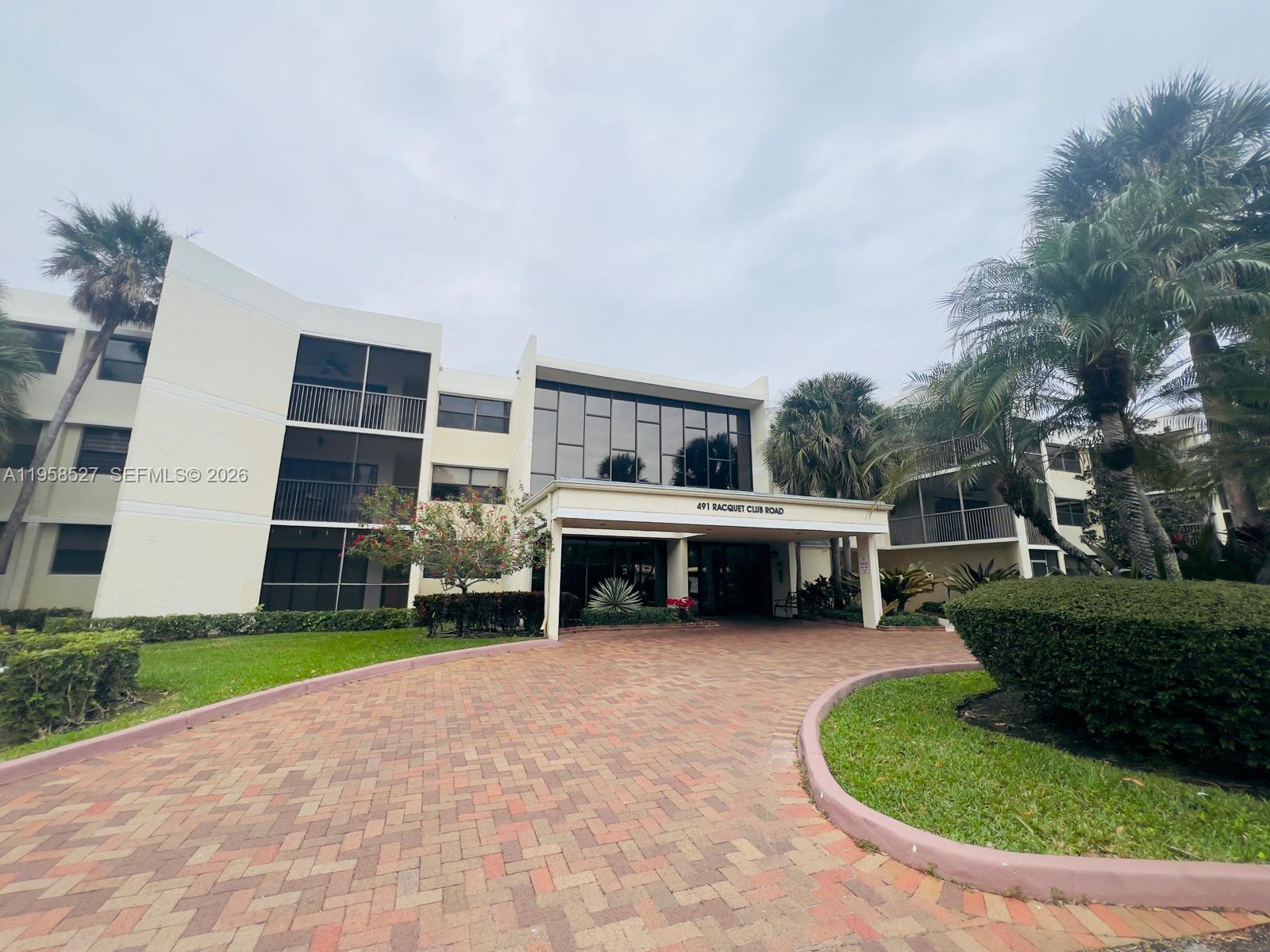 BLDG 130 OF COUNTRY CLUB - Residential