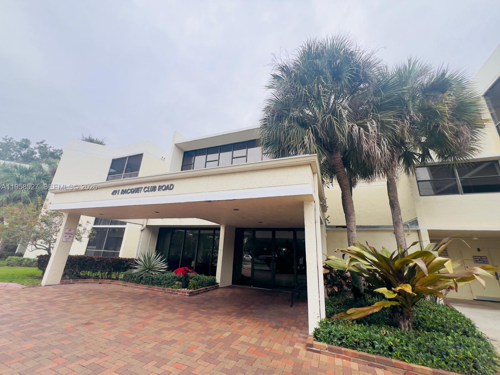 BLDG 130 OF COUNTRY CLUB - Residential