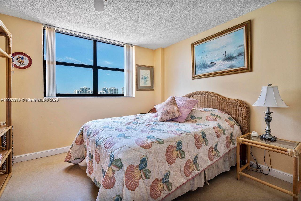 WINSTON TOWERS 600 CONDO - Residential