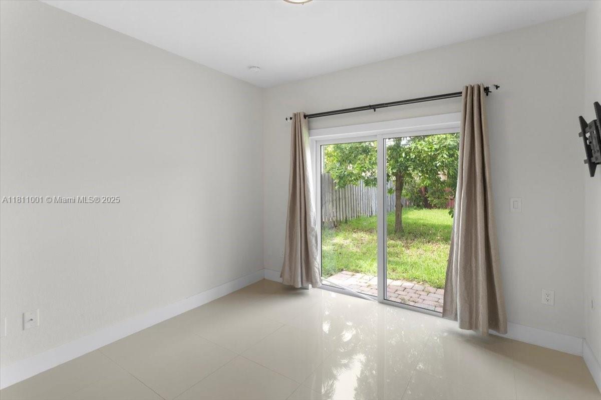 LAKES BY THE BAY KAYE - Residential