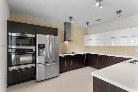 8773 SW 220th Ln Cutler Bay FL 33190