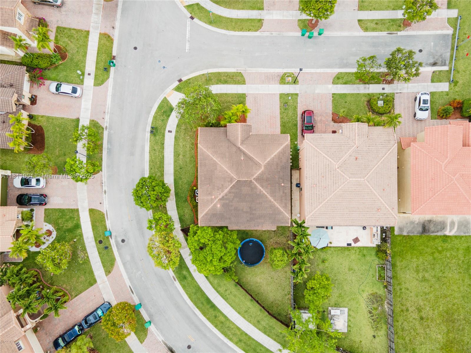 LAKES BY THE BAY KAYE - Residential