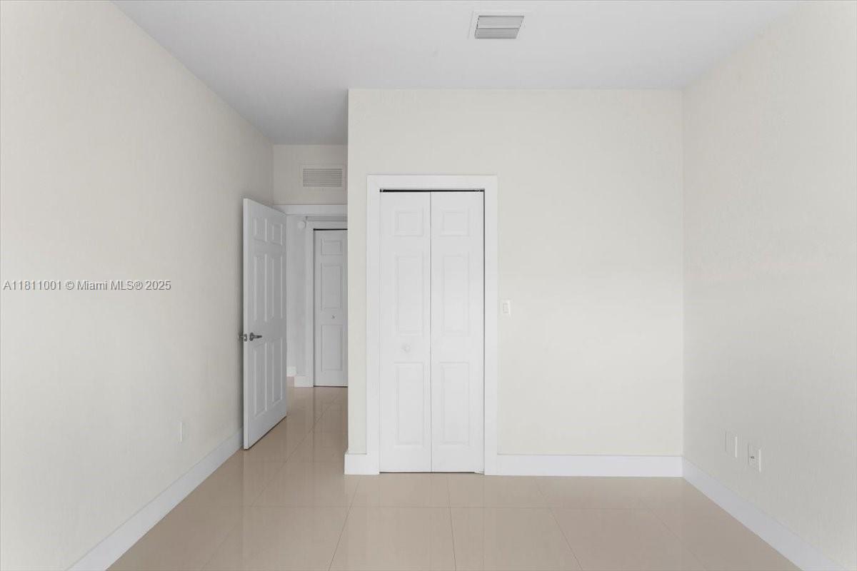 LAKES BY THE BAY KAYE - Residential