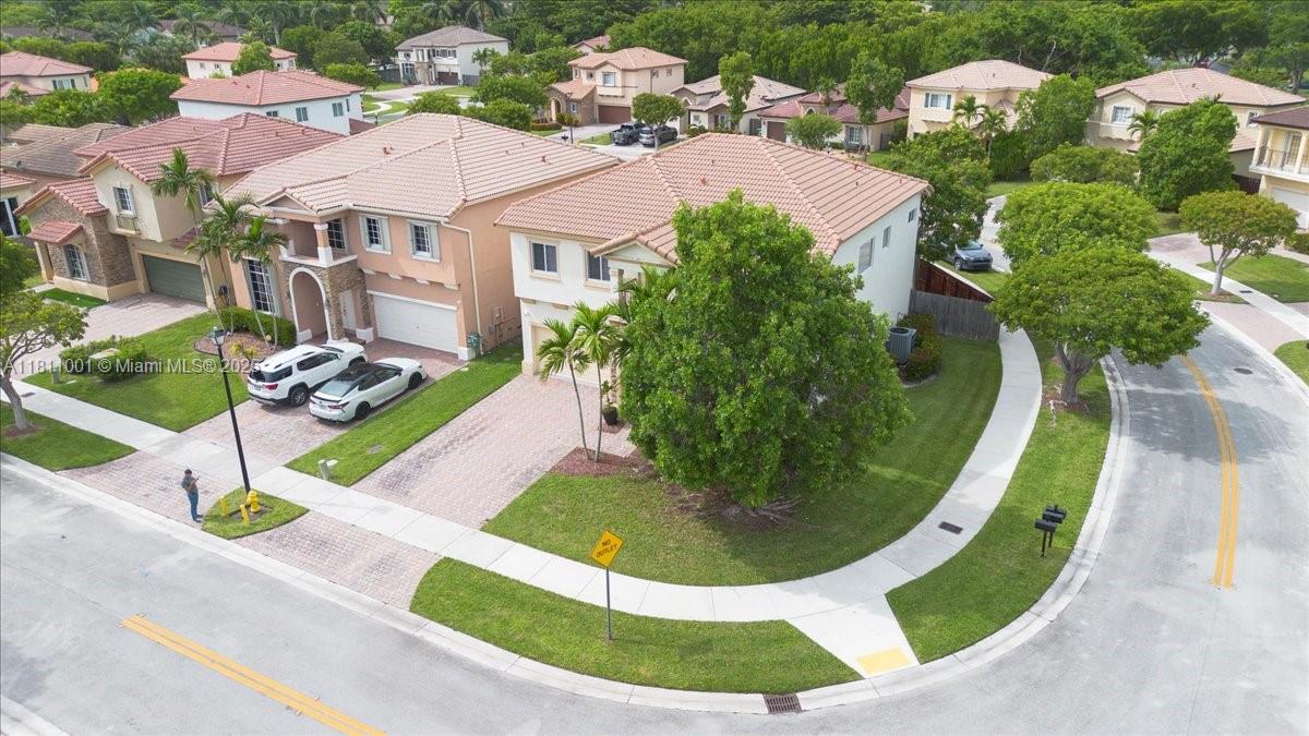 LAKES BY THE BAY KAYE - Residential