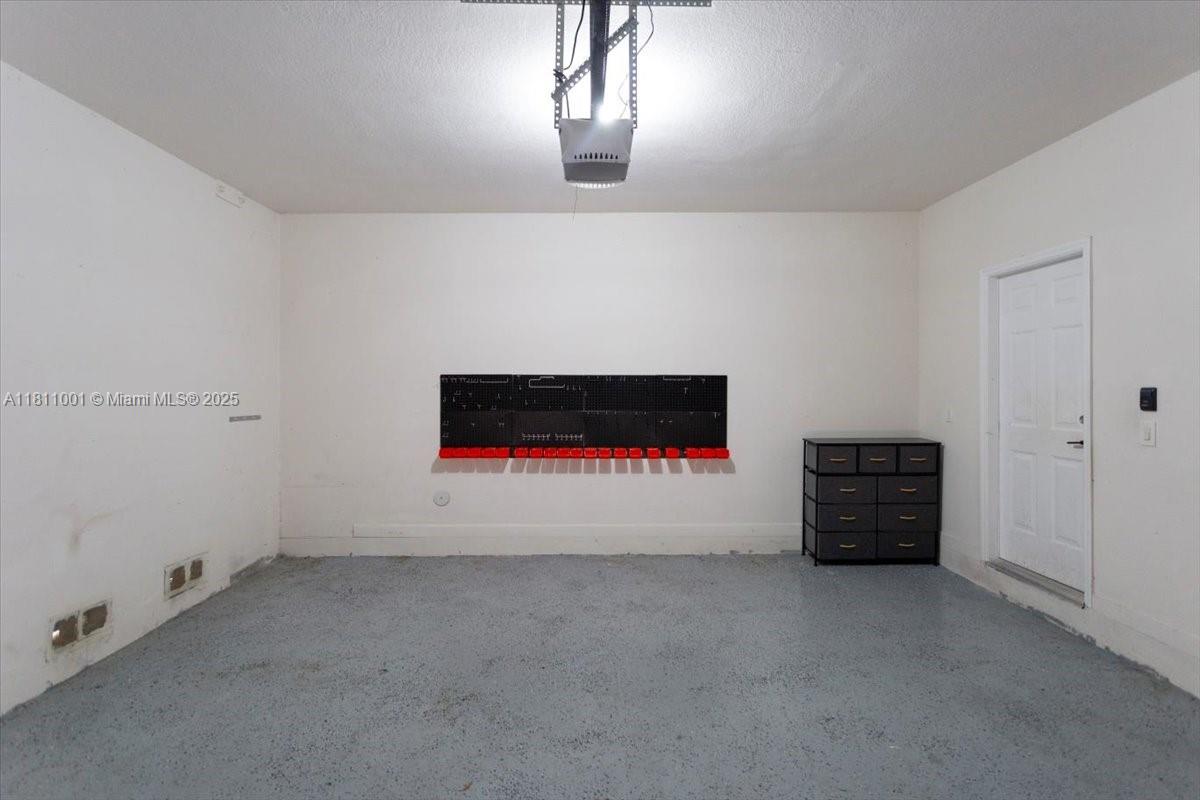 LAKES BY THE BAY KAYE - Residential