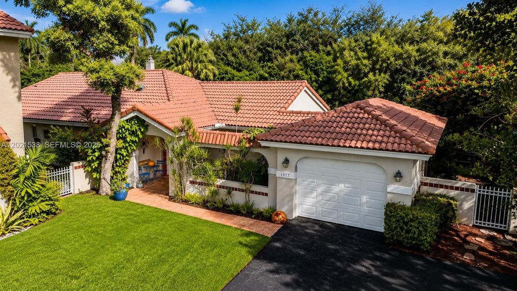 Photo of 1327 Seagrape Cir, Weston, FL 33326 (MLS # A12021538)