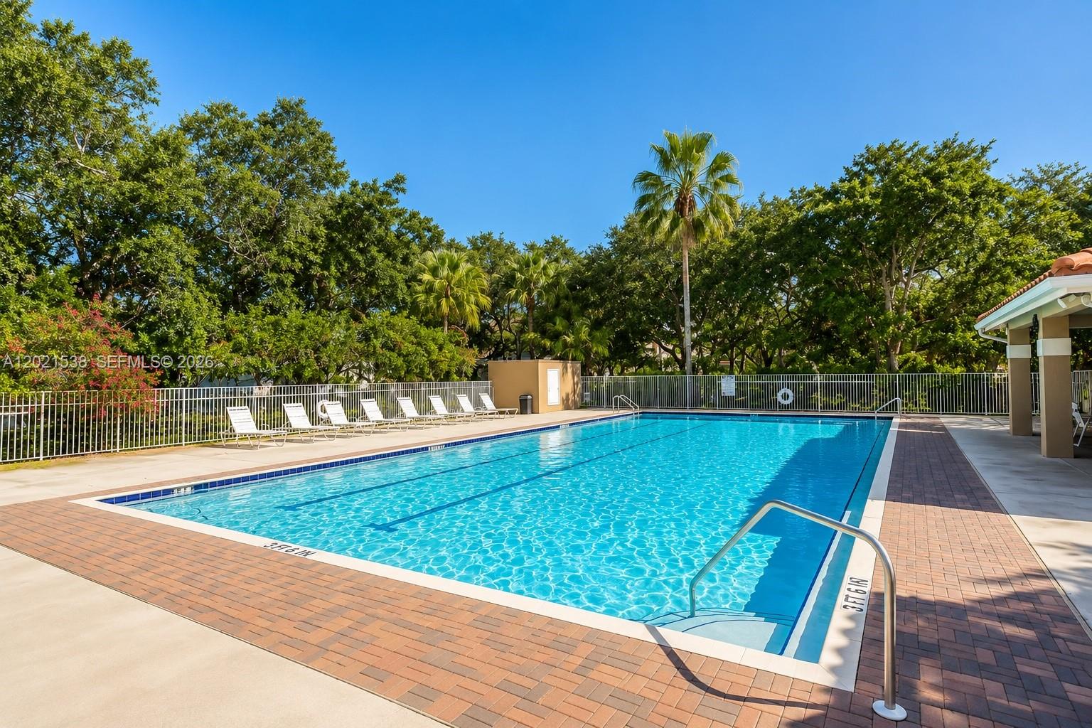 COUNTRY ISLES GARDEN HOME - Residential