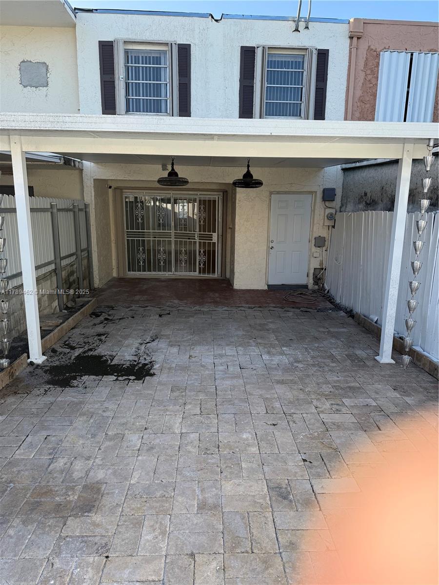 829 W 79th Pl 829
