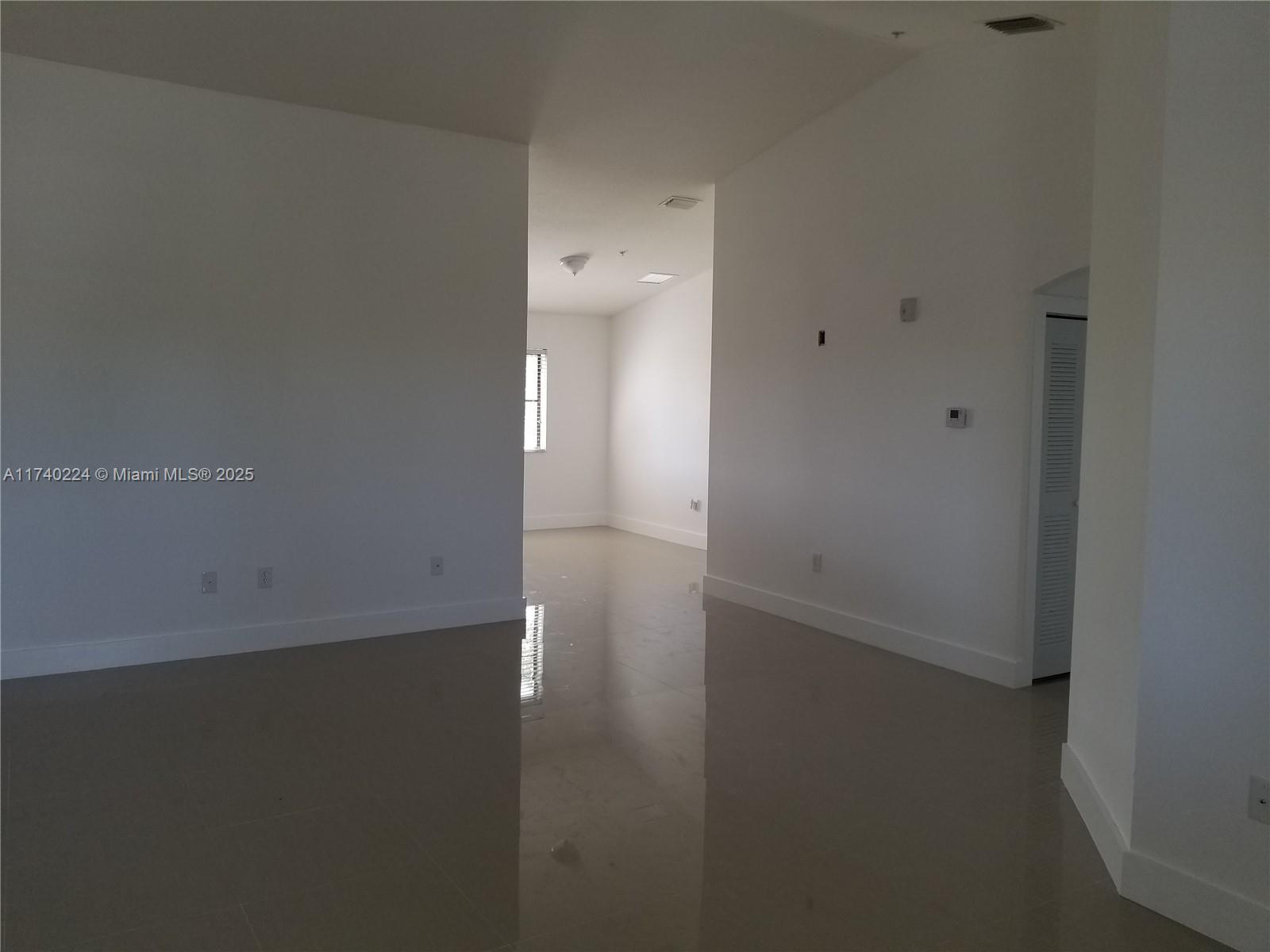 THE COURTS AT BAYSHORE II - Residential