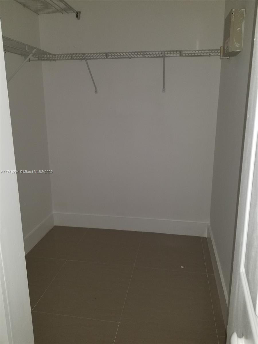 THE COURTS AT BAYSHORE II - Residential