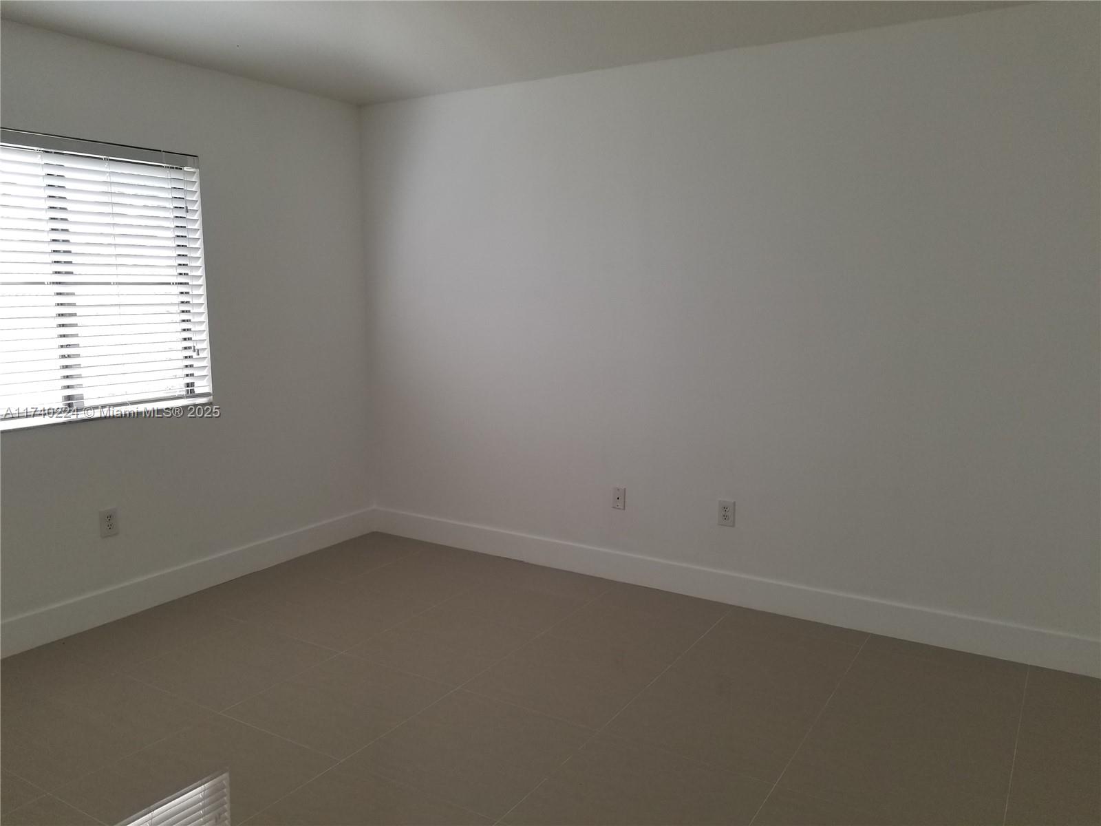 THE COURTS AT BAYSHORE II - Residential