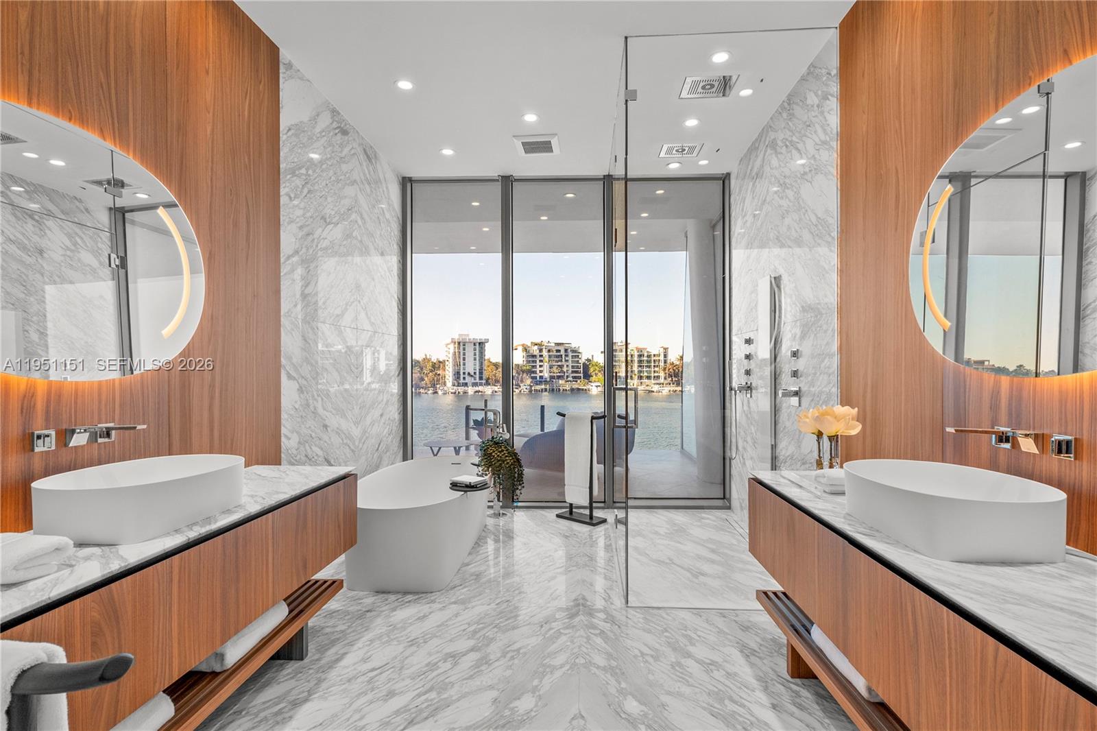 Vita Grove Isle - Residential