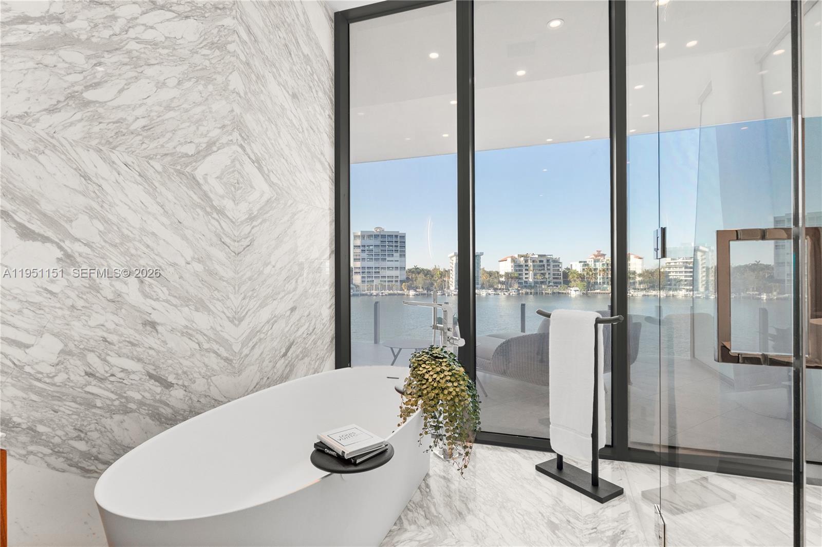 Vita Grove Isle - Residential