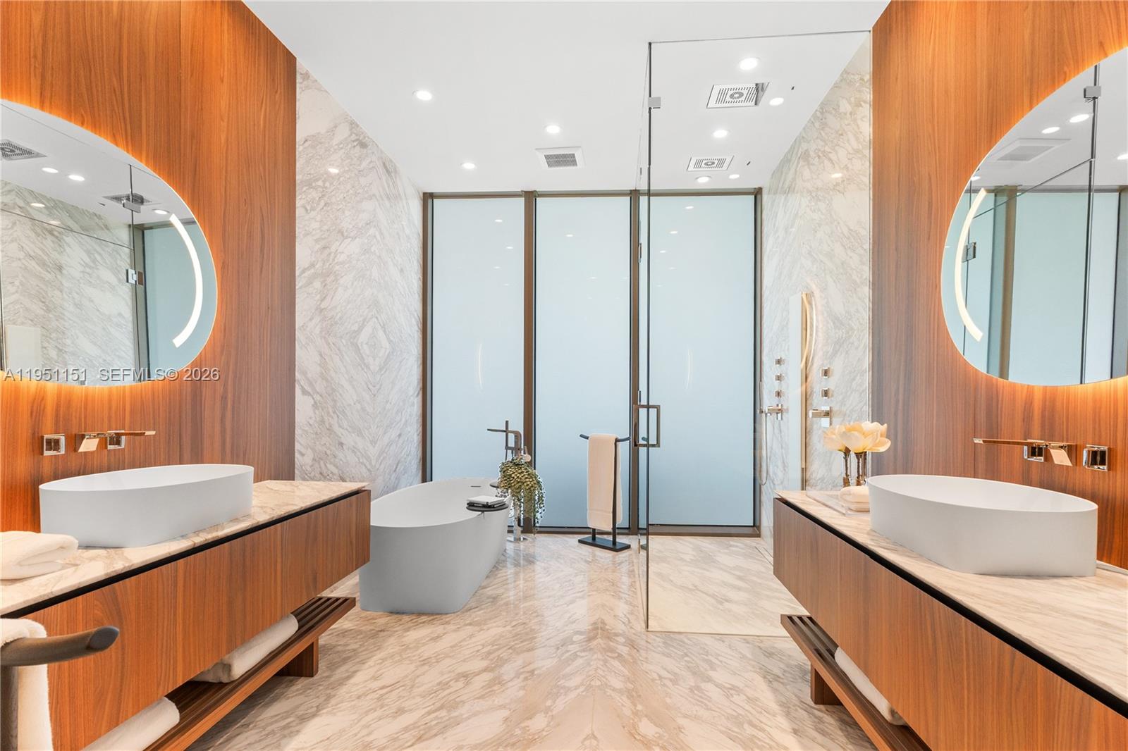 Vita Grove Isle - Residential