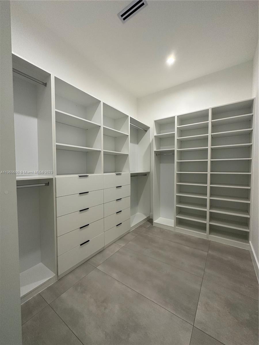HOLMBERG & MC KEES - Residential