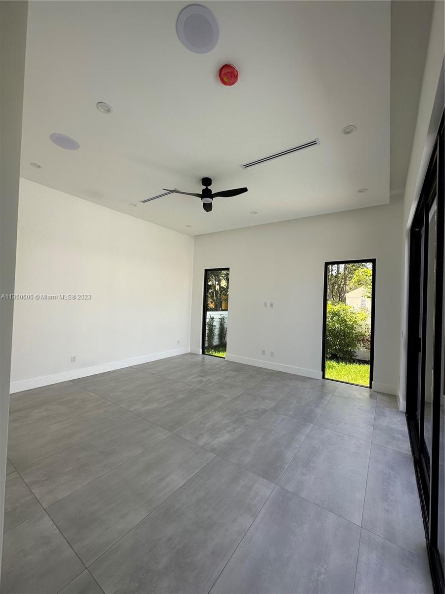 HOLMBERG & MC KEES - Residential