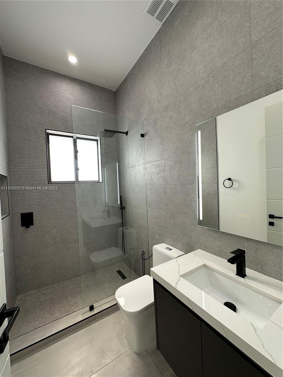 HOLMBERG & MC KEES - Residential