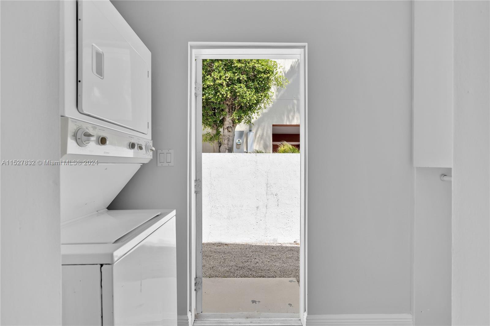 BISCAYNE KEY ESTATES - Residential