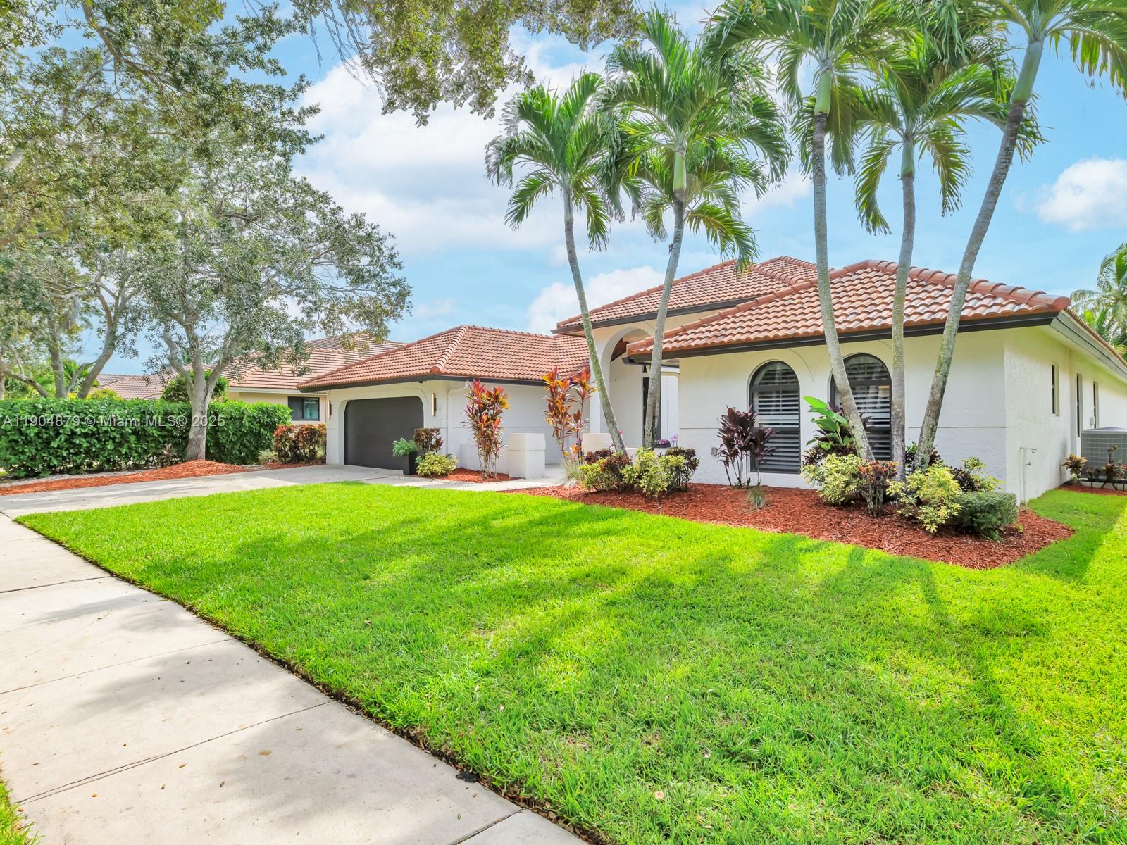 COUNTRY ISLES - Residential