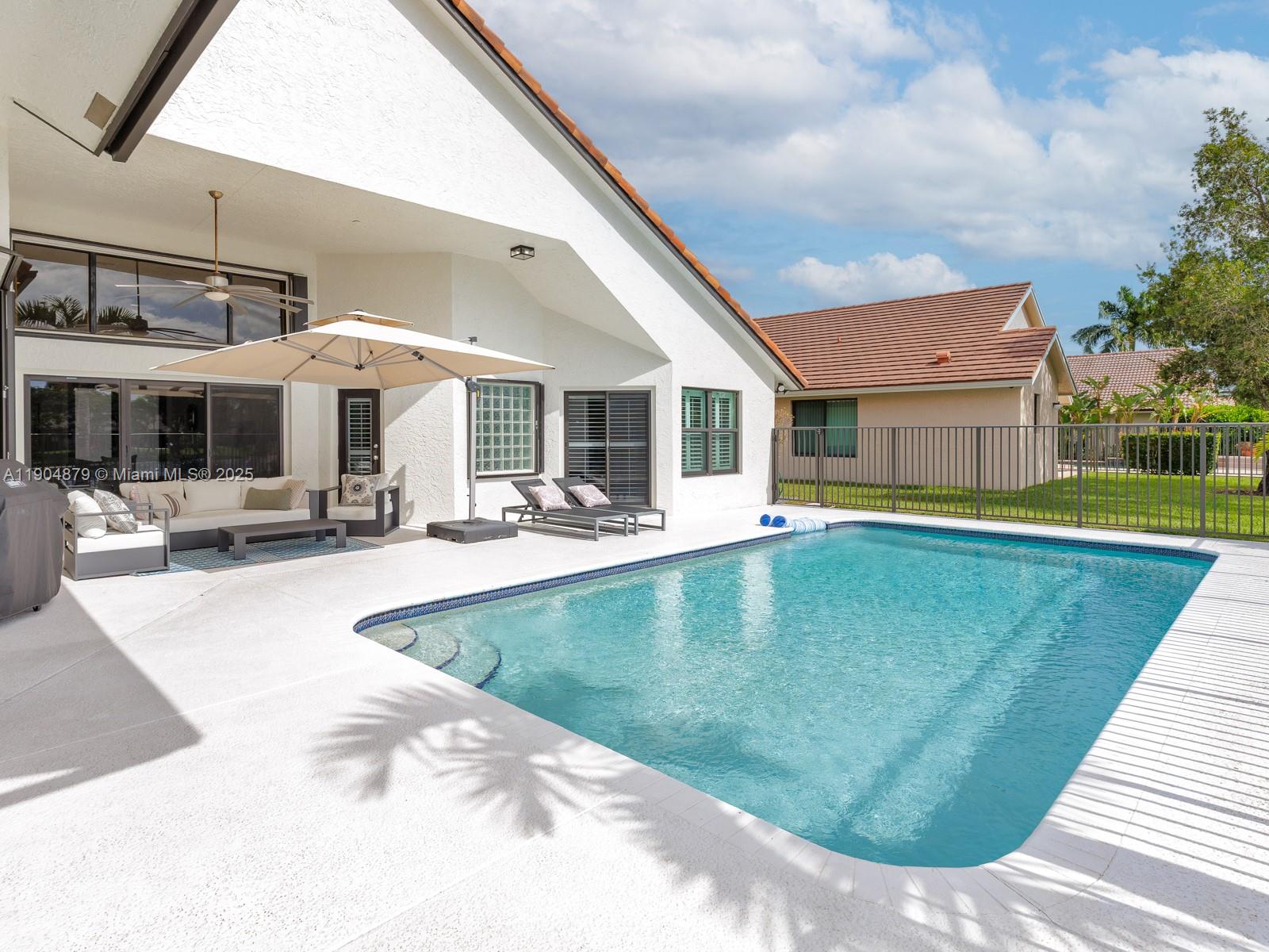 COUNTRY ISLES - Residential