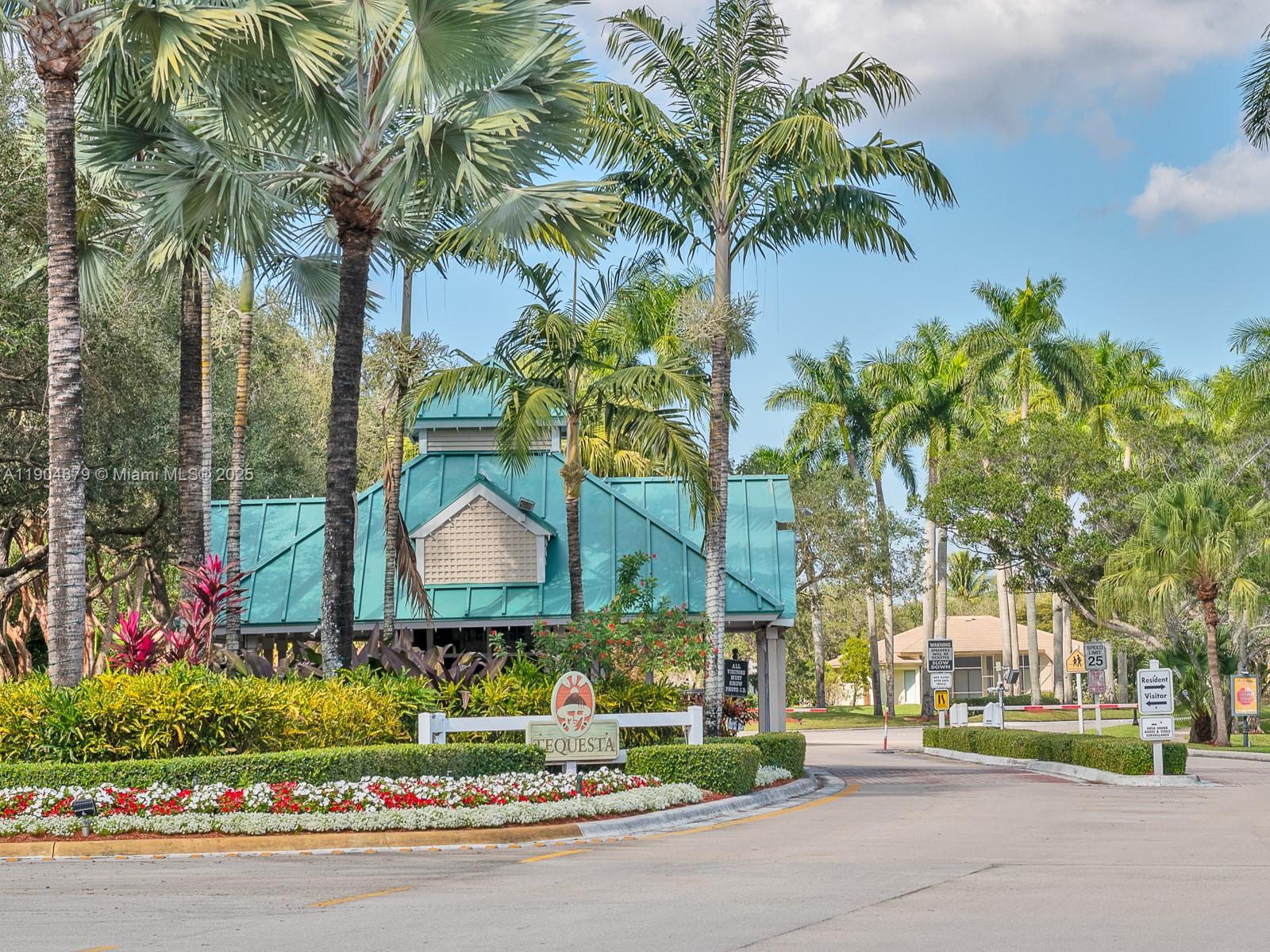 COUNTRY ISLES - Residential