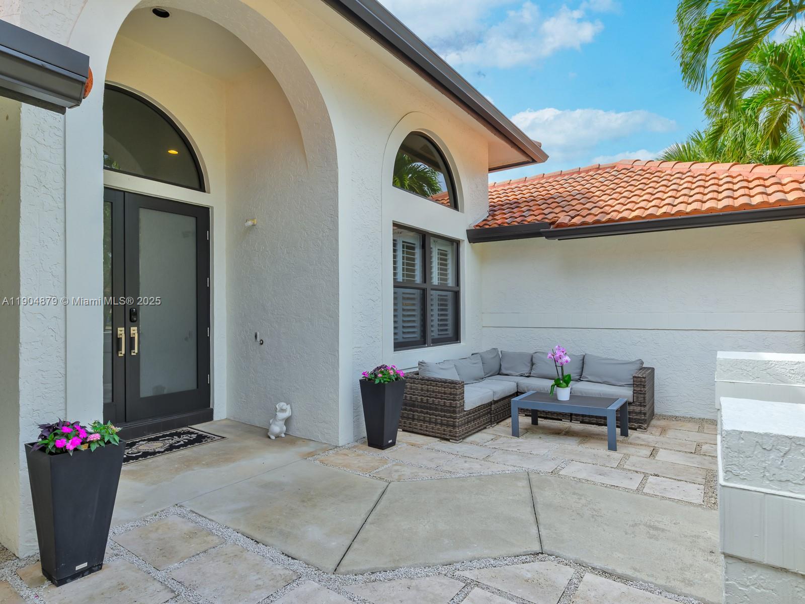 COUNTRY ISLES - Residential