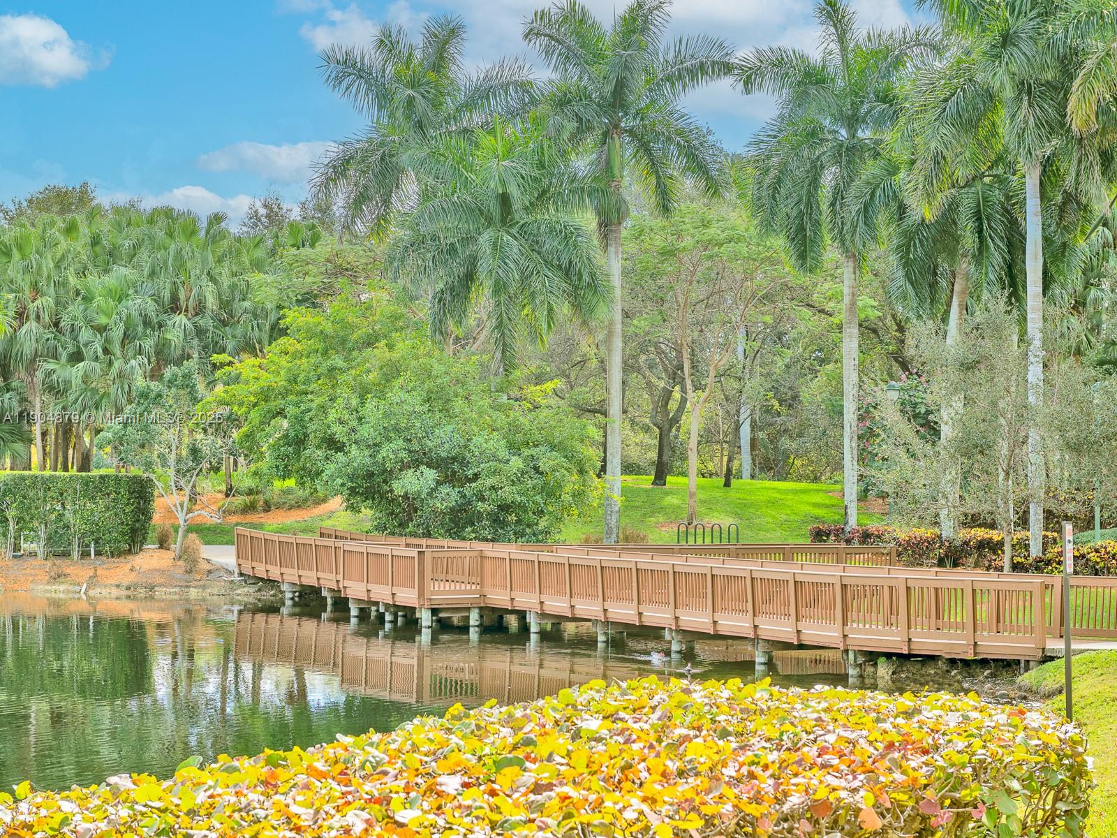 COUNTRY ISLES - Residential