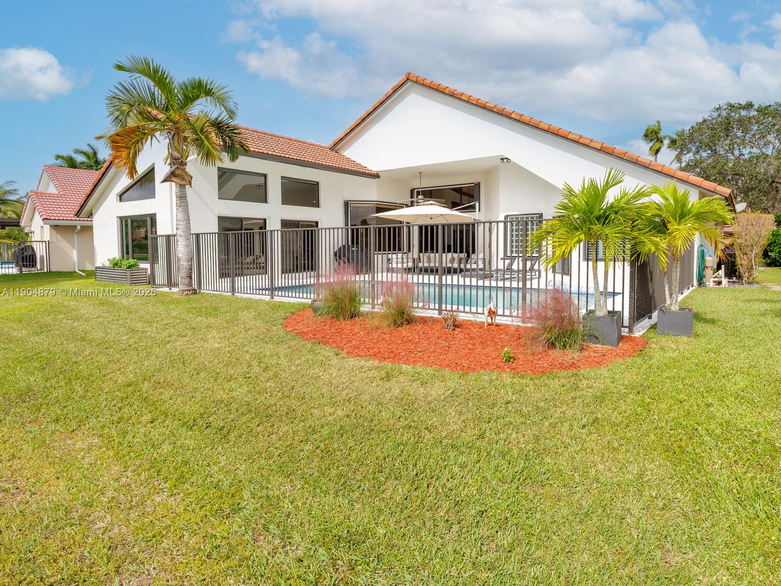 COUNTRY ISLES - Residential