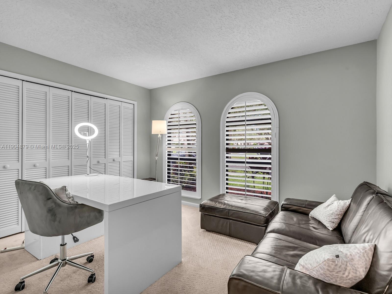 COUNTRY ISLES - Residential